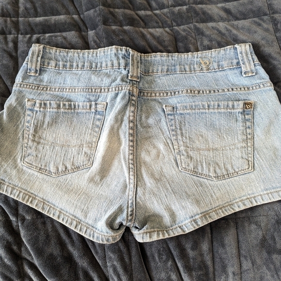 B by Bullhead shorts junior size 11 short shorts light blue denim - Picture 3 of 8